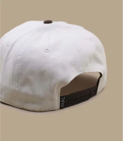 Badge Logo Snapback Beige -Mode Chapeaux Magasin badge logo snapback beige 5