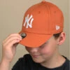 NEW ERA Casquette Kids League Ess 940 NY Redwood