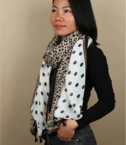 Foulard Imprimé à Pois Et Leopard