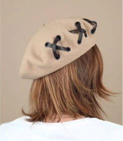 Lio Sable Cacao -Mode Chapeaux Magasin lio sable cocoaHeritage20par20Laulhere20beret20beige20lien20cuir