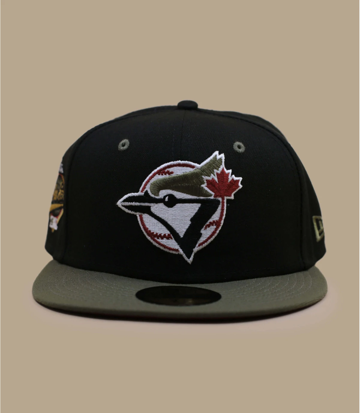 NEW ERA Side Patch 59Fifty Toronto Blue Jays Black New Olive 1 NEW ERA Side Patch 59Fifty Toronto Blue Jays Black New Olive