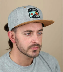 Snapback La Grave Grey Suede