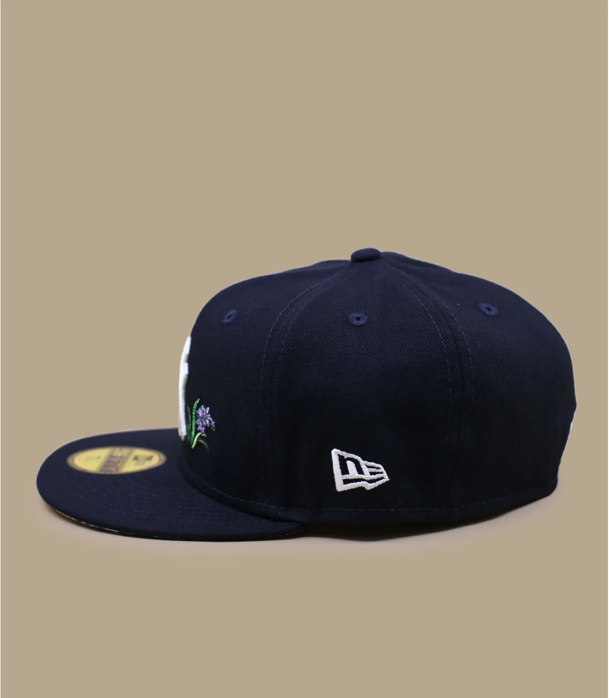 NEW ERA Watercolor Floral 5950 NY Yankees 5 NEW ERA Watercolor Floral 5950 NY Yankees – Image 5